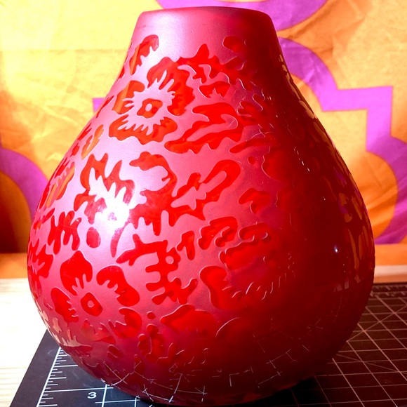 Etched Red Art Glass Vase Handmade Ei8hteen Karat 18/K Vintage 6" Belis - Picture 1 of 16